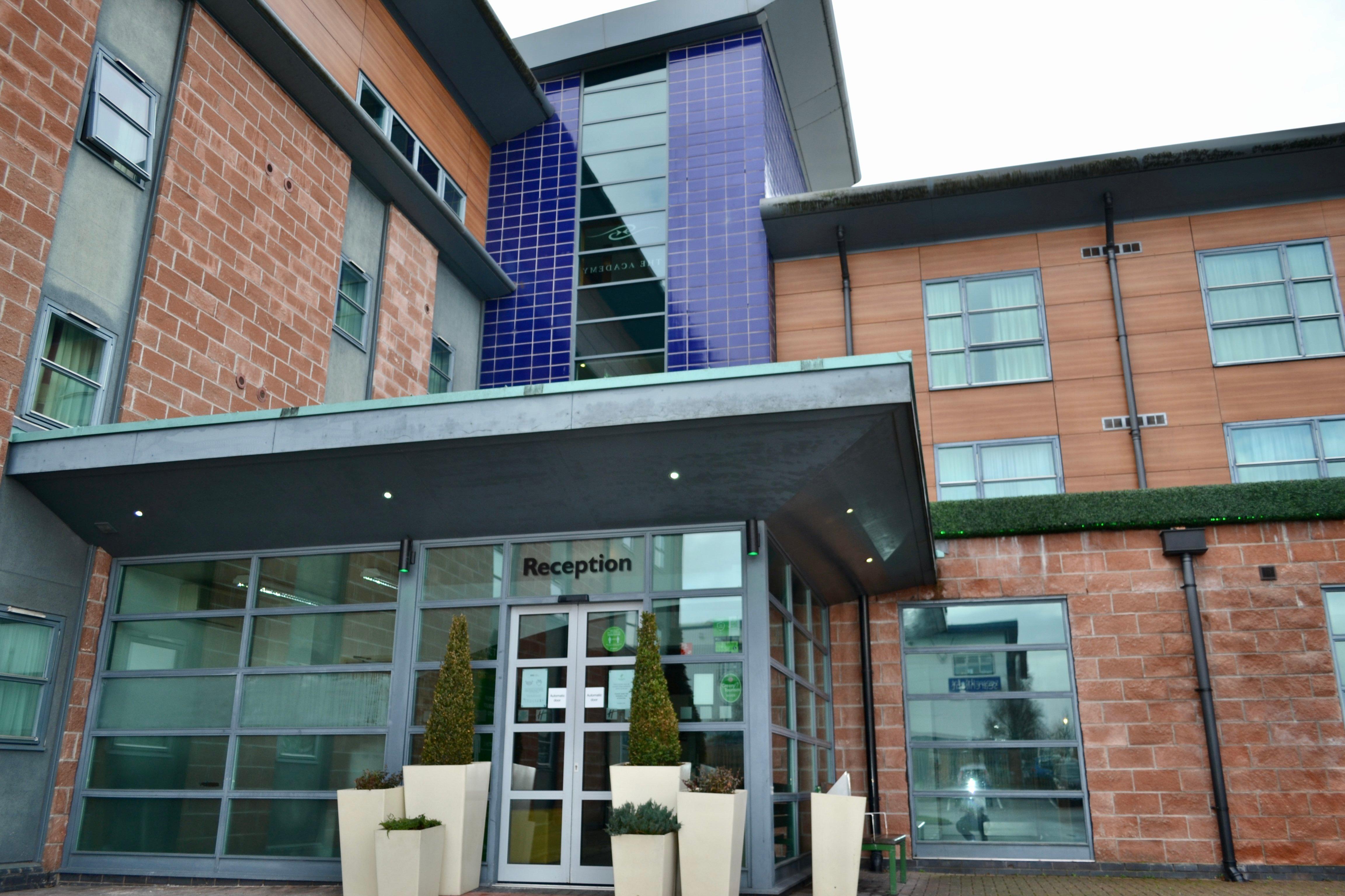 Holiday Inn Manchester - Central Park, An Ihg Hotel — Photos 1